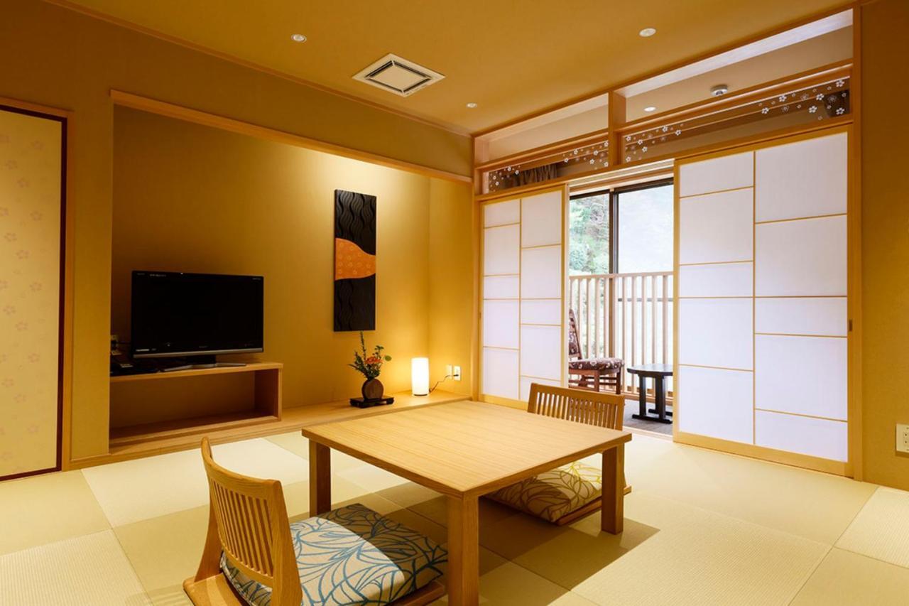 טויוקה Yuraku Kinosaki Spa & Gardens מראה חיצוני תמונה